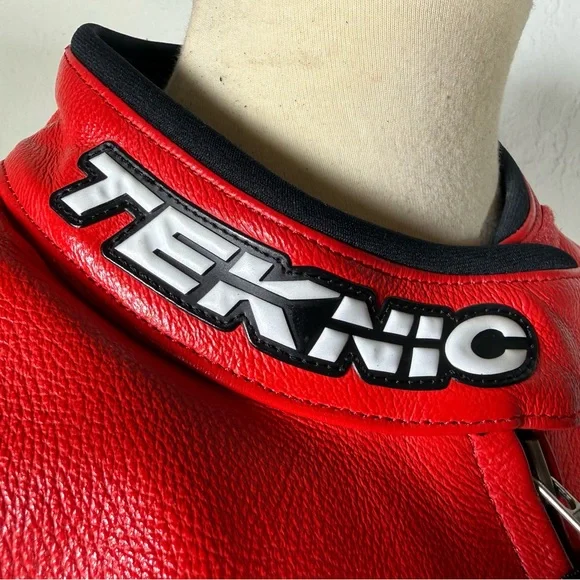 Women’Red & Black Teknic Leather Motorcycle Jacket with Removable Quilted Liner. - Picture 6 of 16